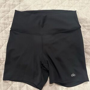 ALO Sz L biker shorts black new without tags